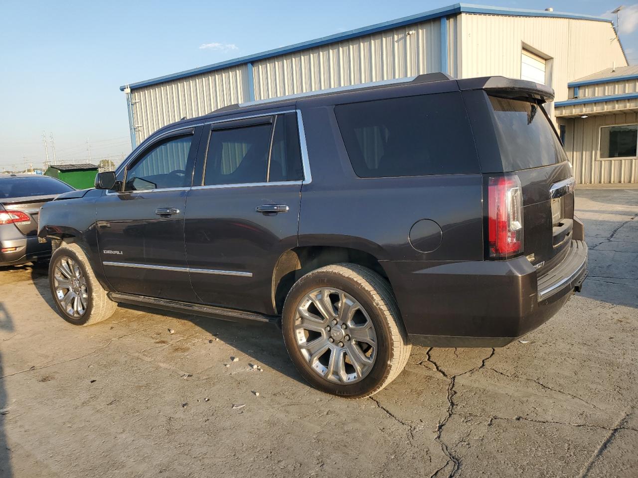 2017 GMC Yukon - Image 2