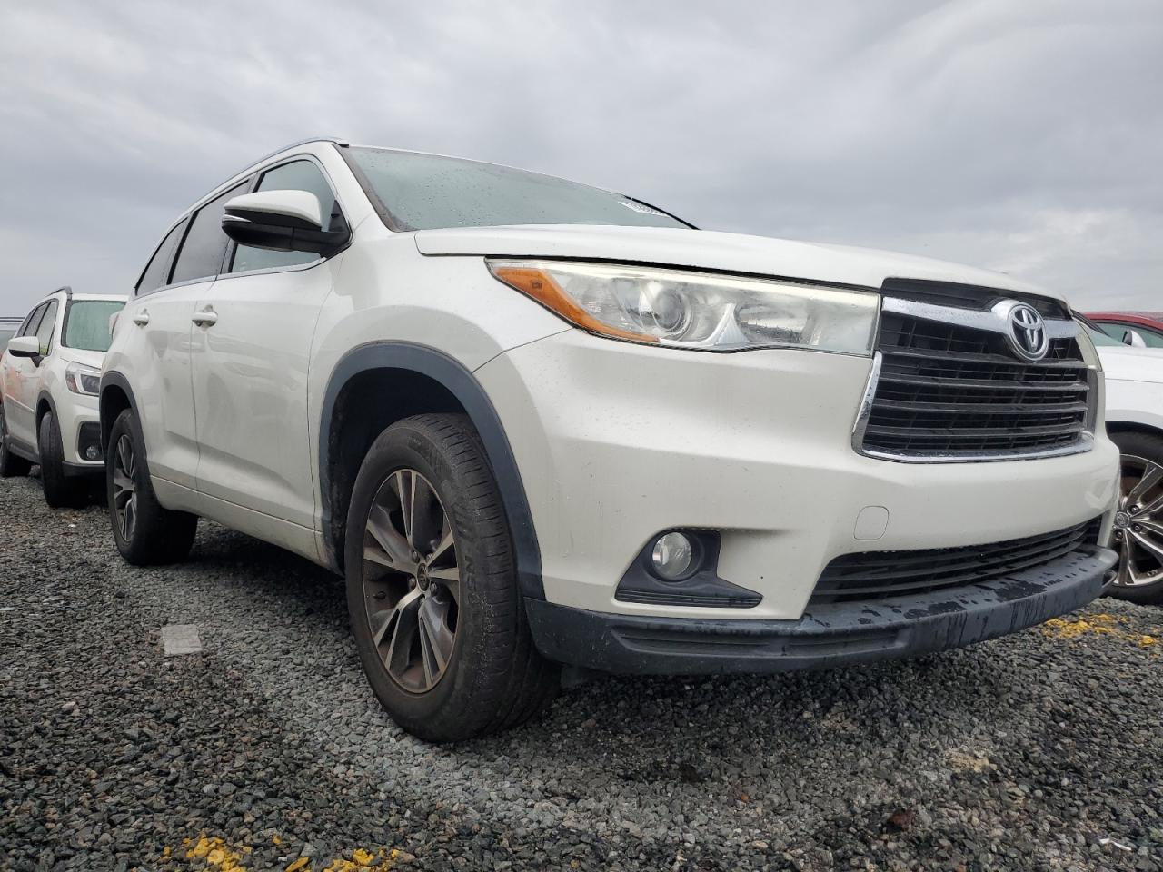 2016 Toyota Highlander - Image 4