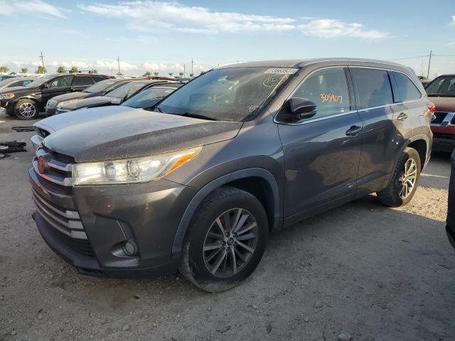 2017 Toyota Highlander Se