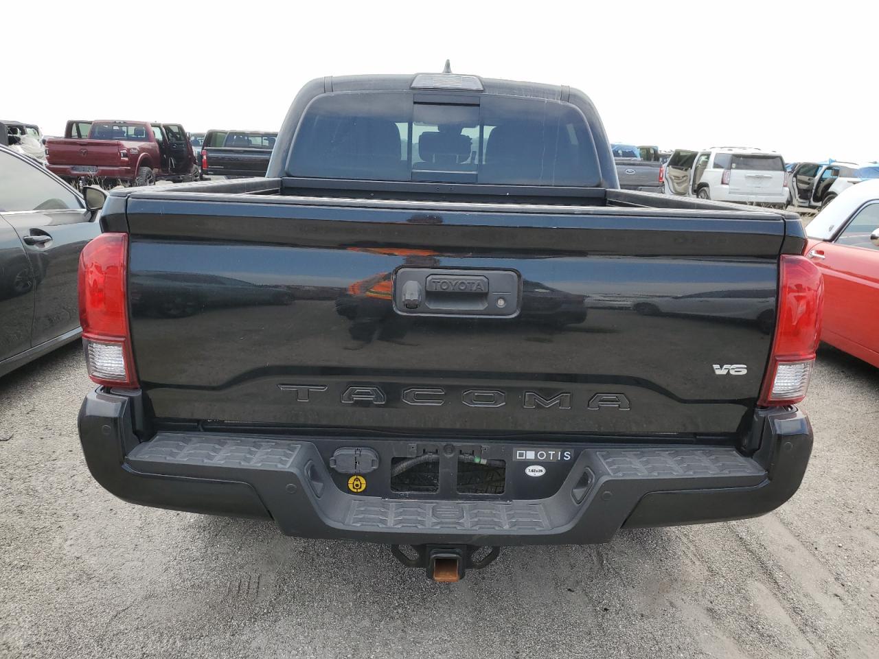 2018 Toyota Tacoma Double Cab VIN: 5TFAZ5CN2JX056335 Lot: 76165094