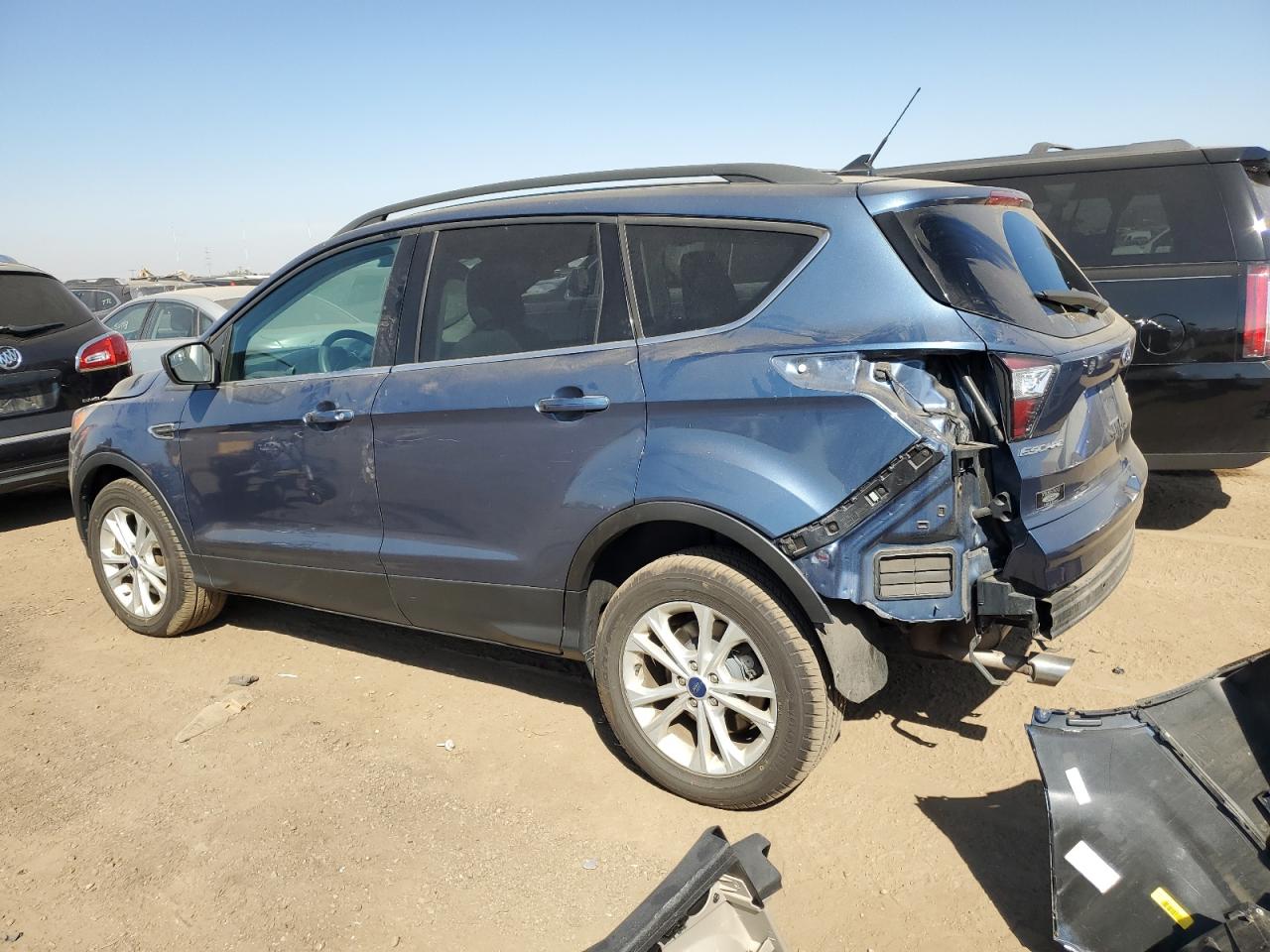 1FMCU9GD8JUB60745 2018 Ford Escape Se