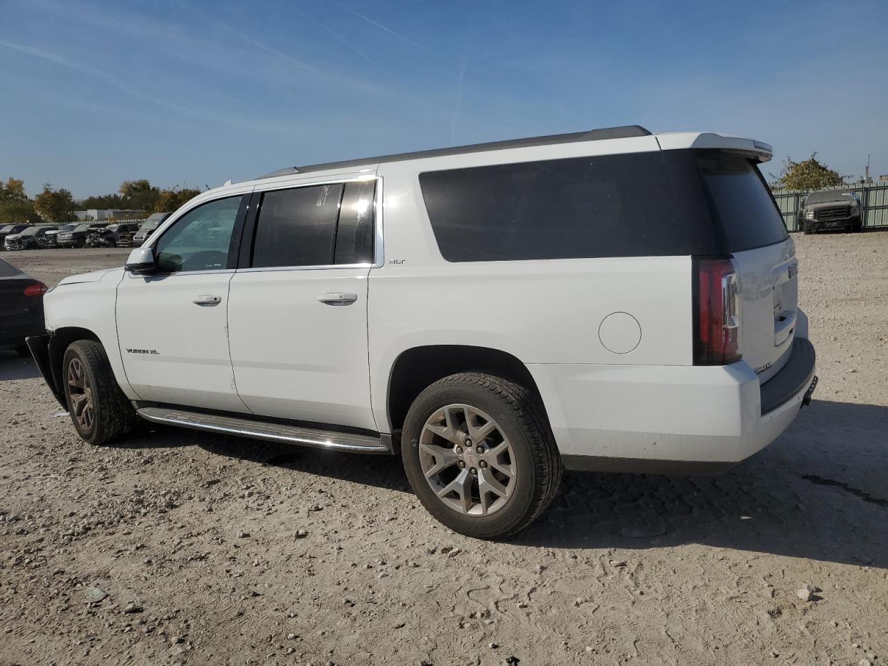 VIN 1GKS2GKC3GR109369 2016 GMC YUKON no.2