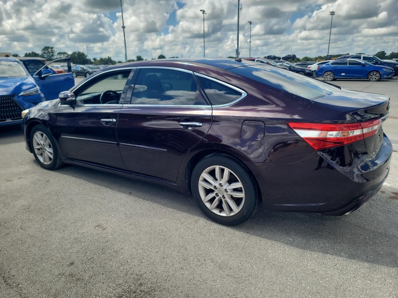 4T1BK1EB1FU168729 2015 TOYOTA AVALON - Image 2