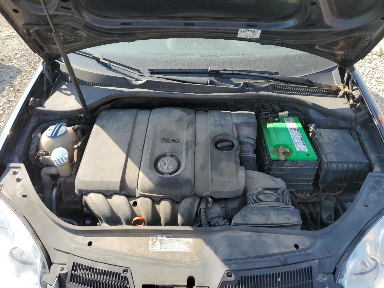 2010 Volkswagen Jetta - Image 12