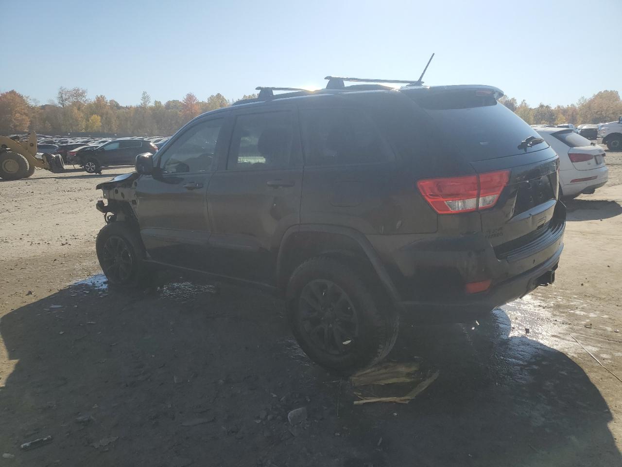 2013 Jeep Grand Cherokee - Image 2