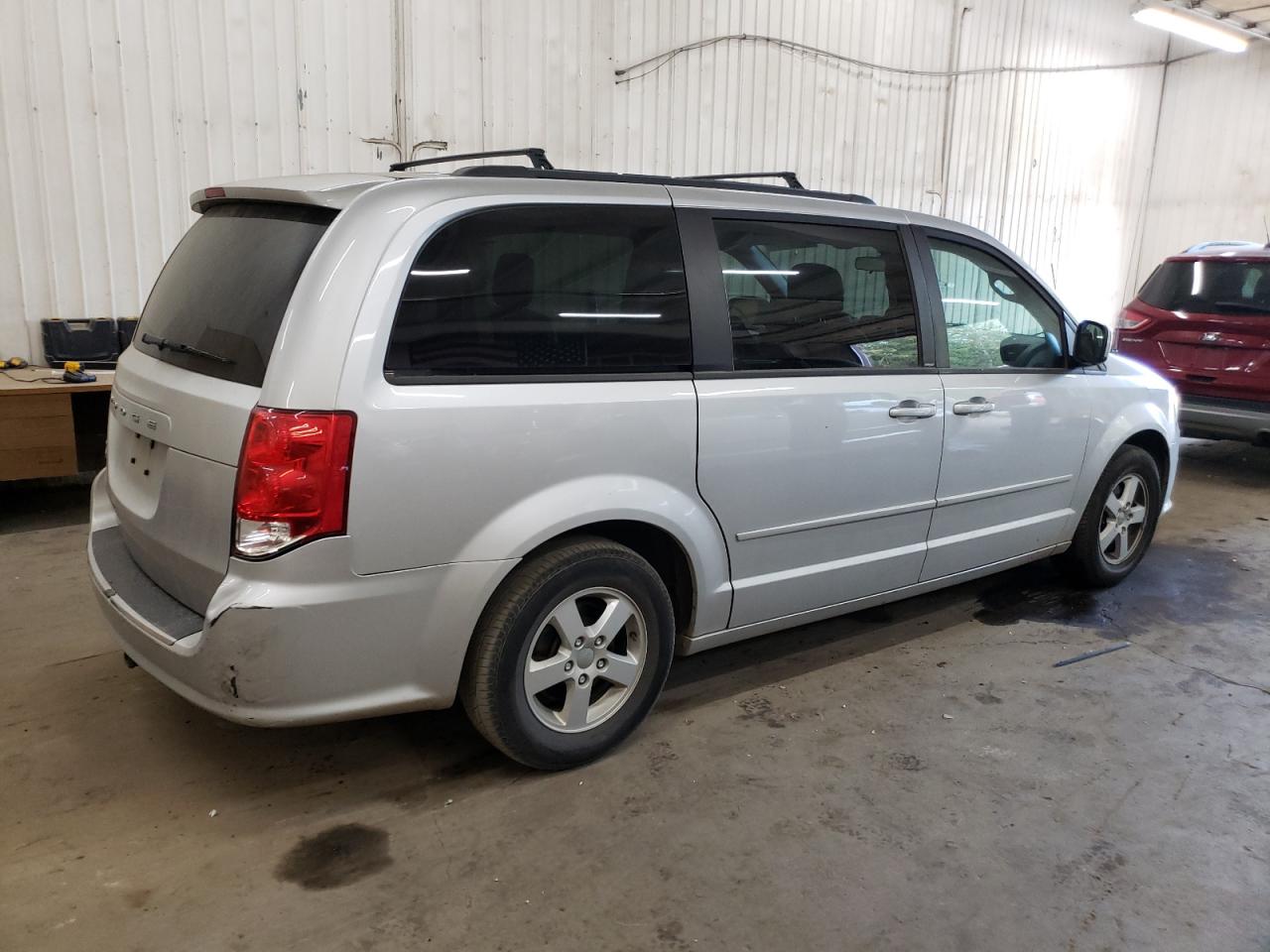 2012 Dodge Caravan - Image 3