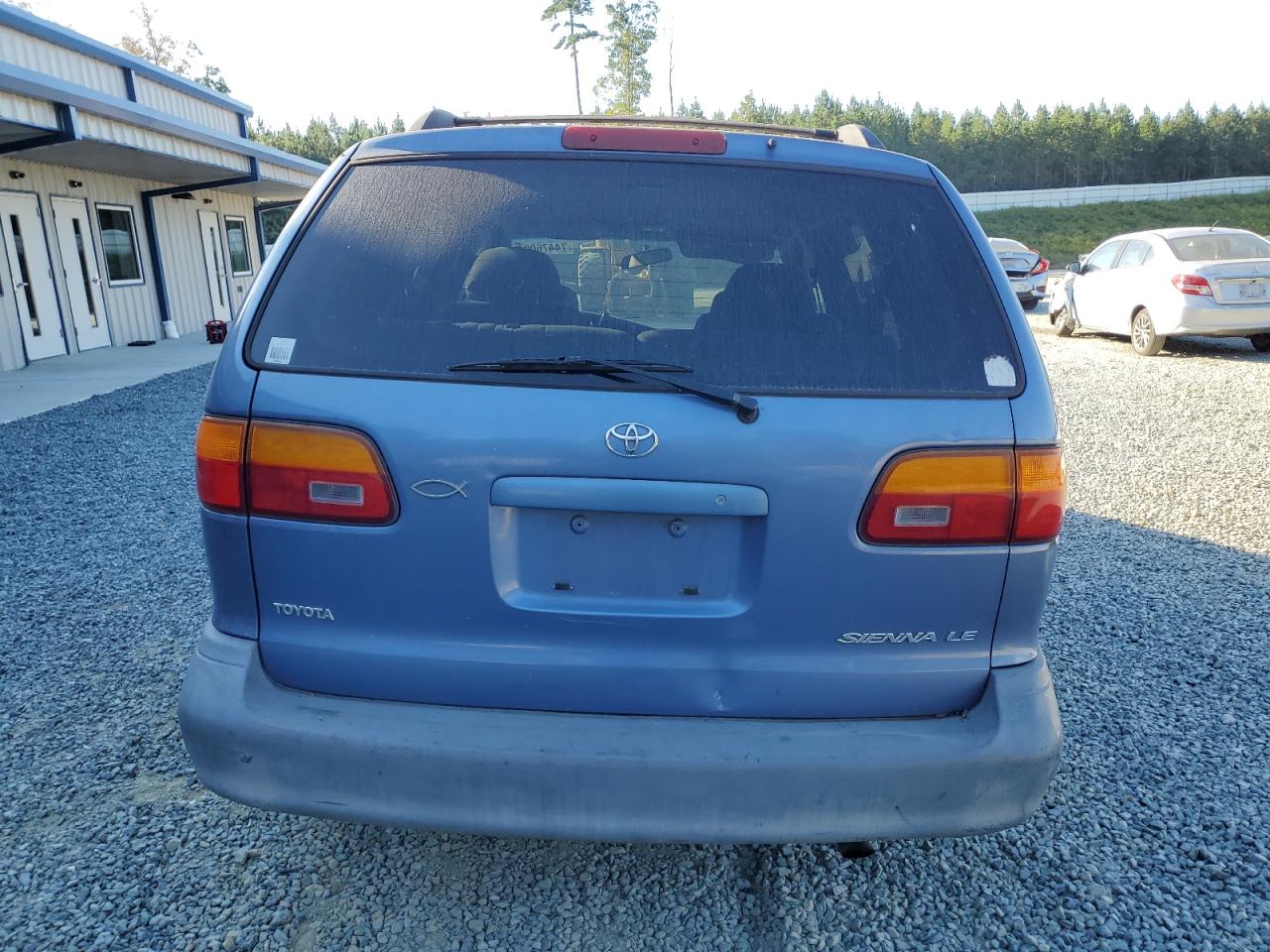 1999 Toyota Sienna Le VIN: 4T3ZF13C8XU108650 Lot: 74476004