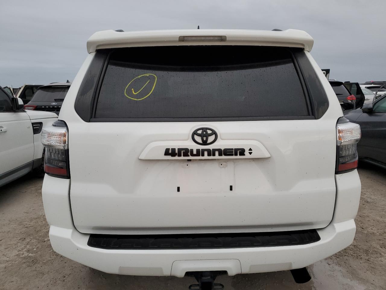 JTEFU5JR5N5269903 2022 Toyota 4Runner Sr5