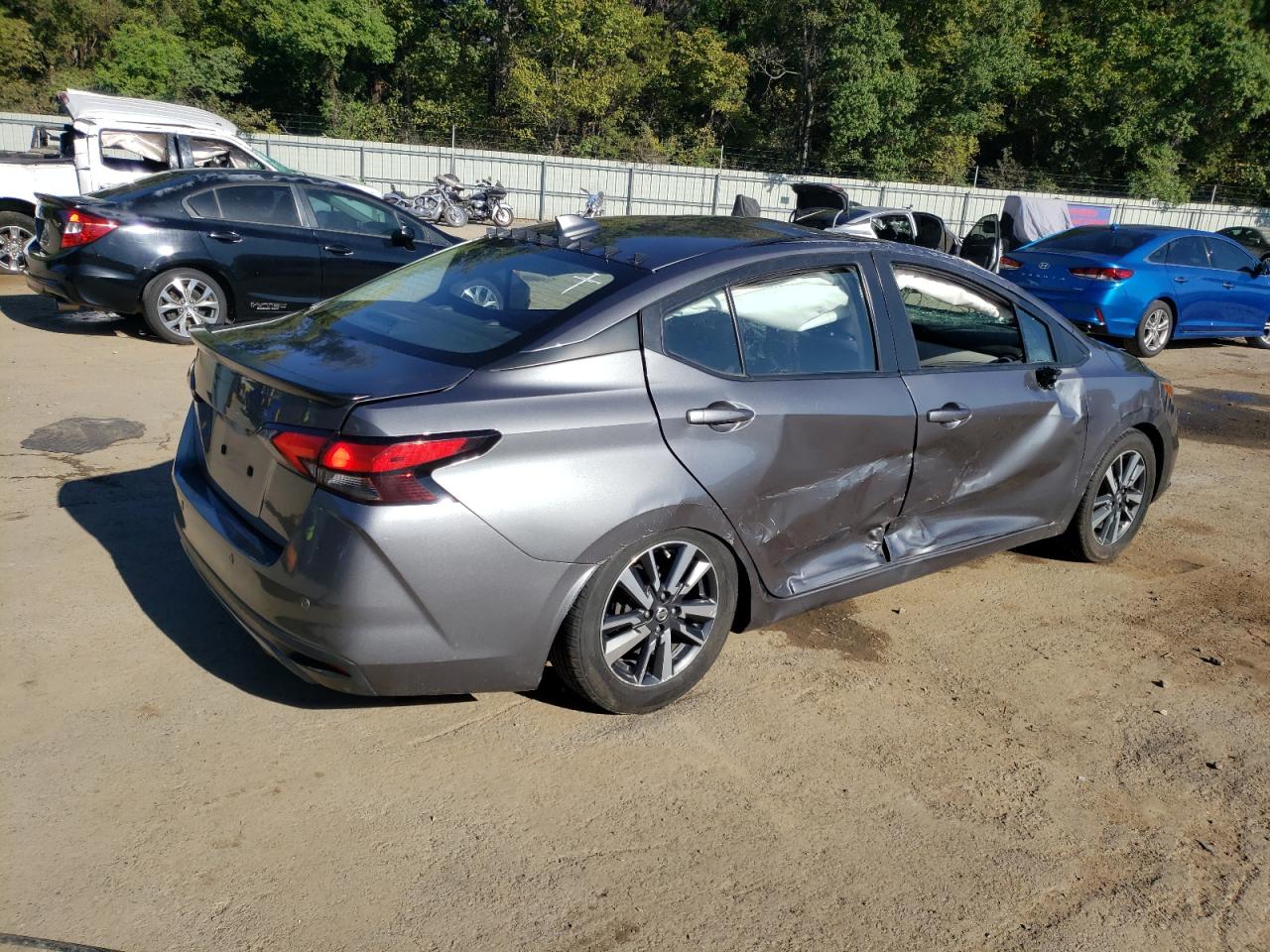 VIN 3N1CN8EV4ML833216 2021 NISSAN VERSA no.3