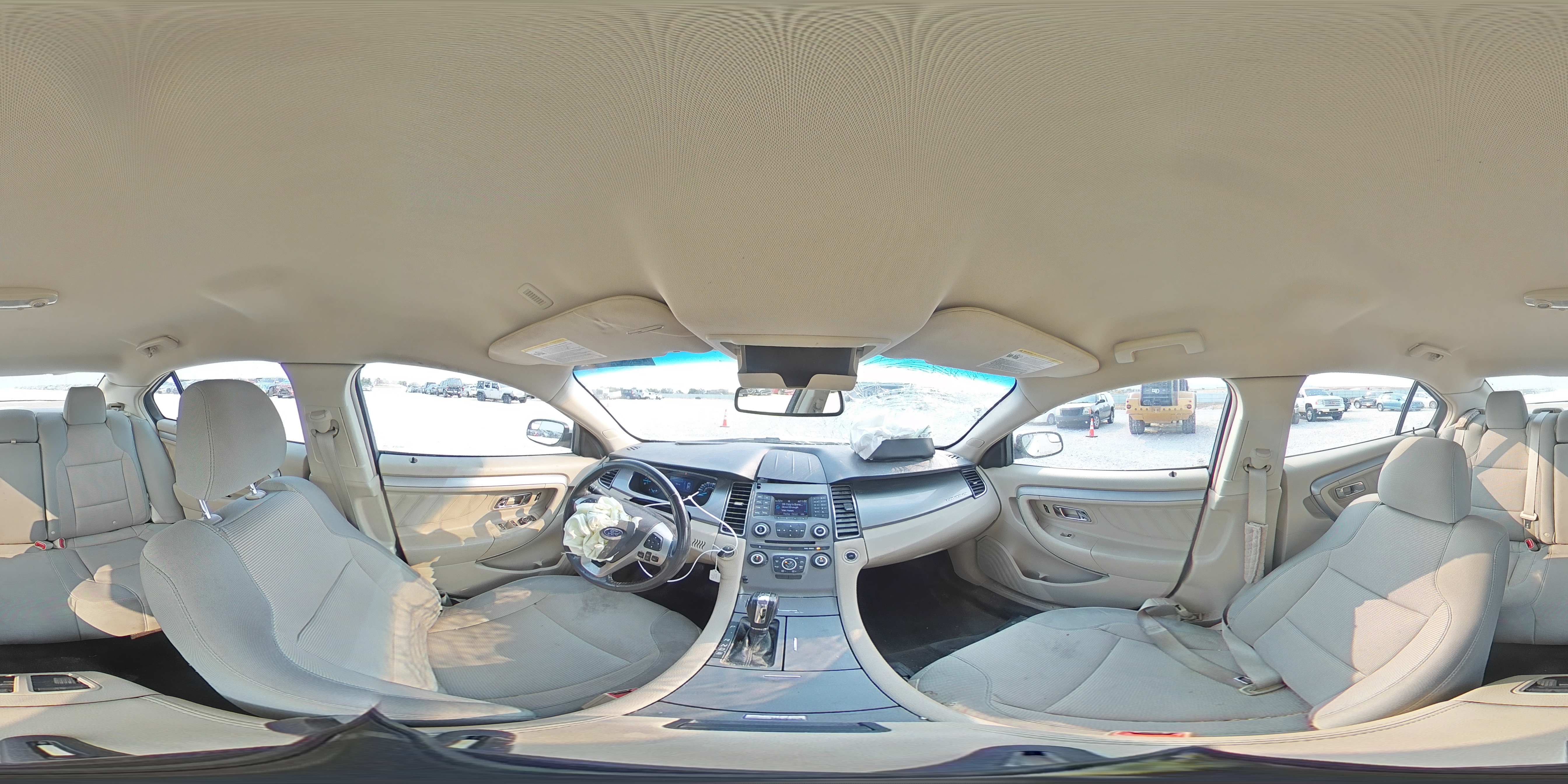 2013 Ford Taurus - Image 16