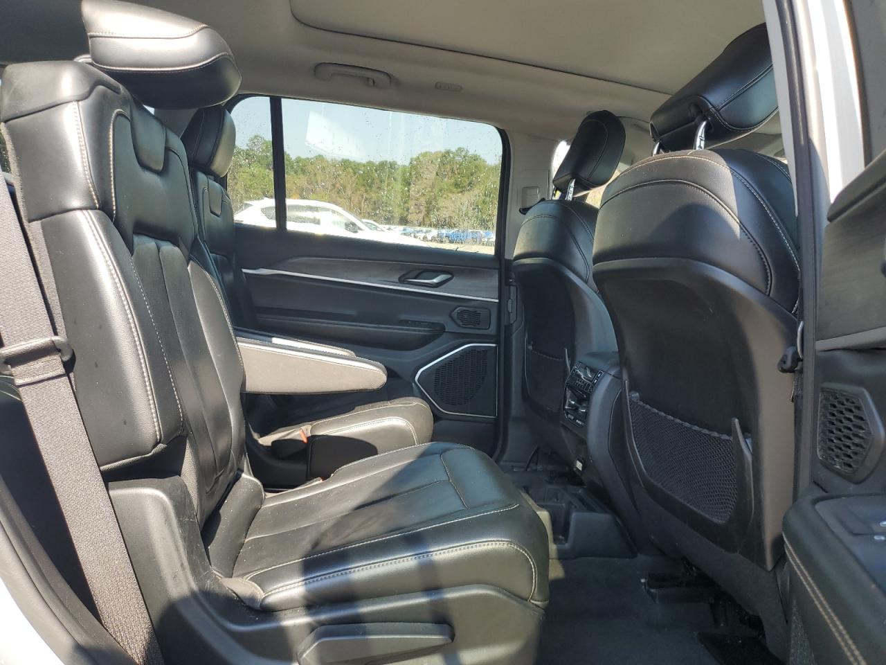 2021 Jeep Grand Cherokee - Image 11