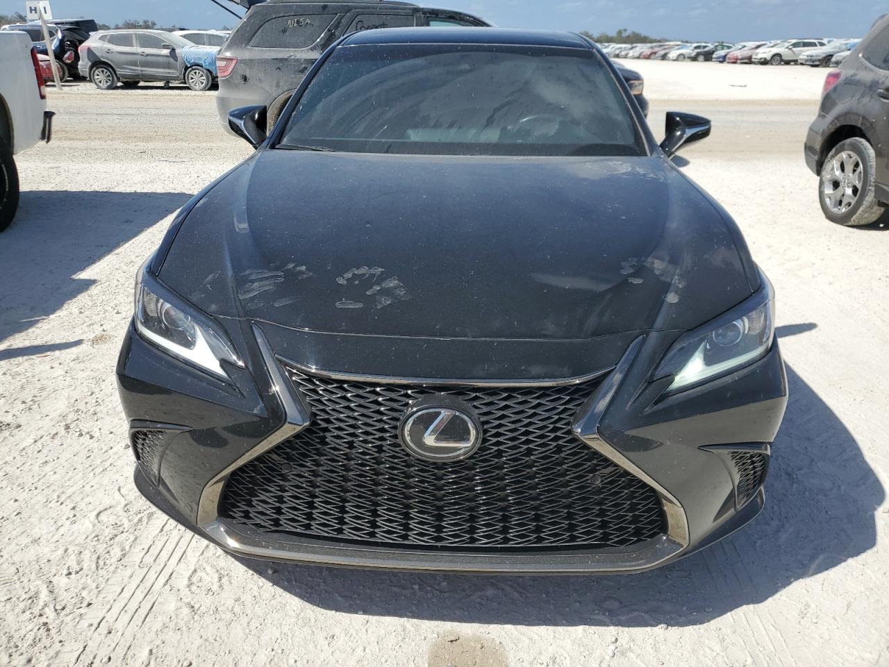 2021 Lexus ES - Image 5