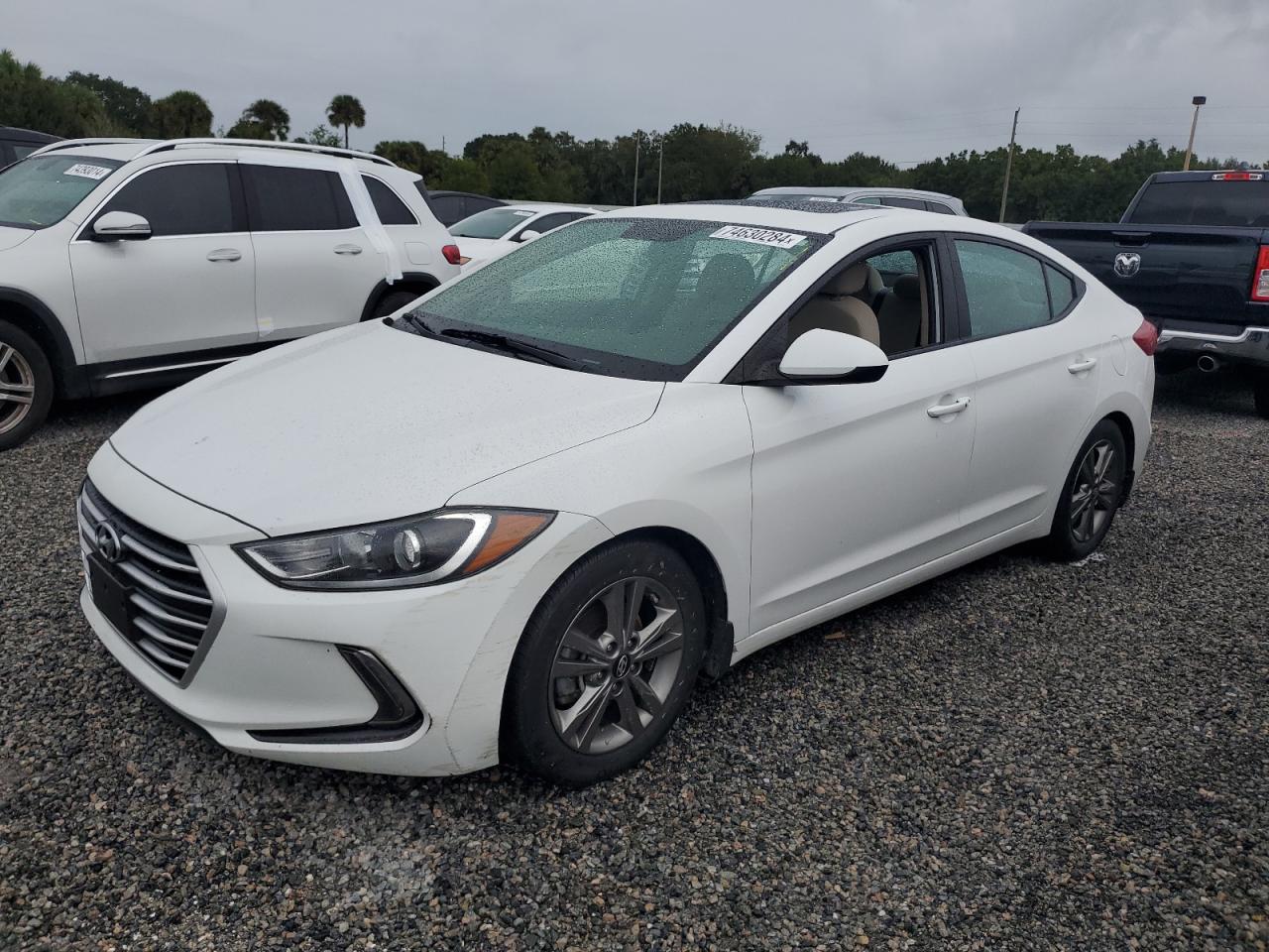 5NPD84LF6HH155703 2017 HYUNDAI ELANTRA - Image 1