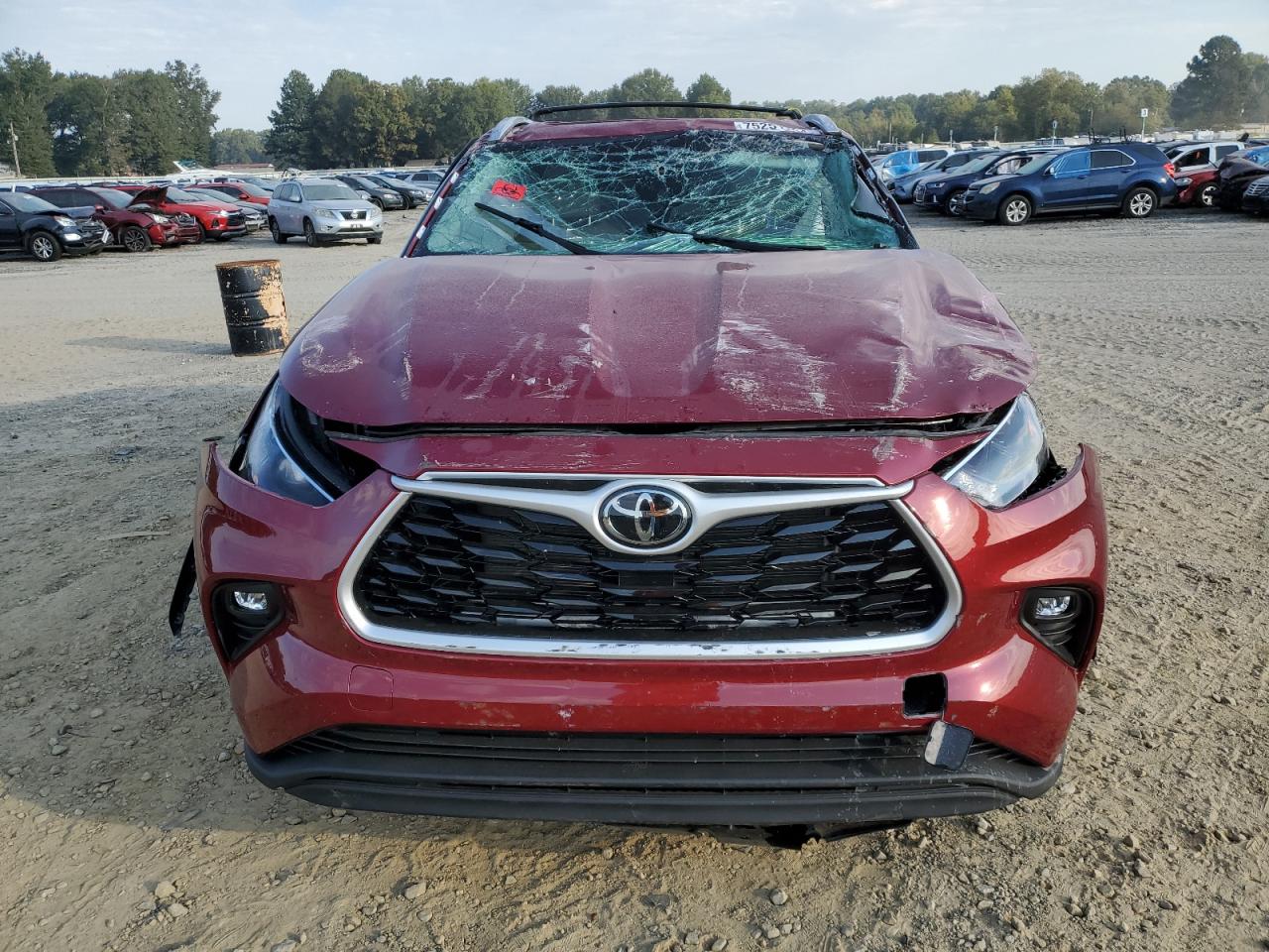 2022 Toyota Highlander - Image 5