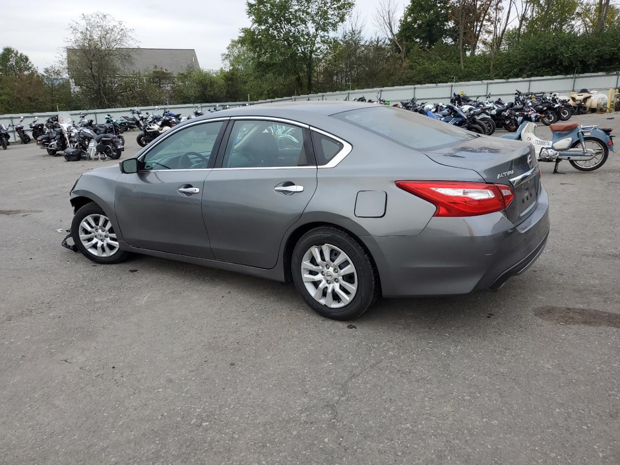 2016 Nissan Altima - Image 2