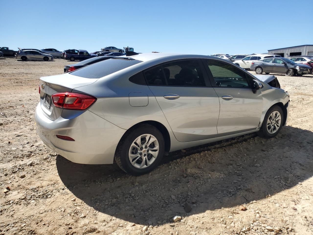 2019 Chevrolet Cruze - Image 3