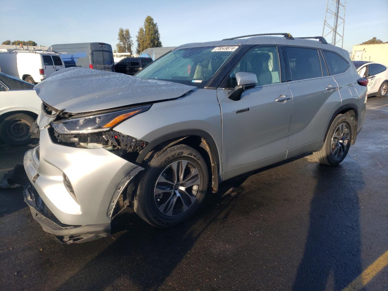 2021 Toyota Highlander - Image 1