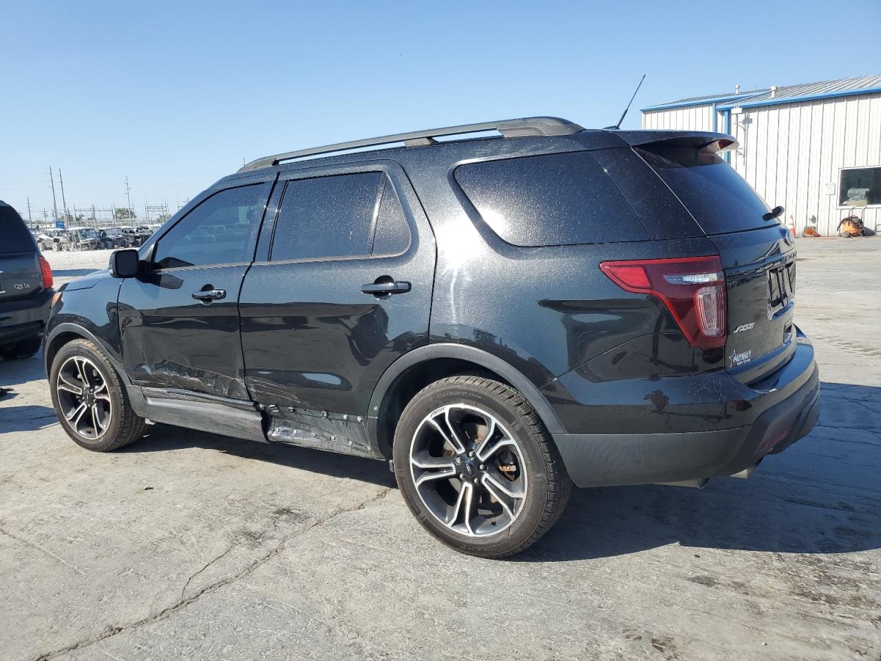 2015 Ford Explorer - Image 2