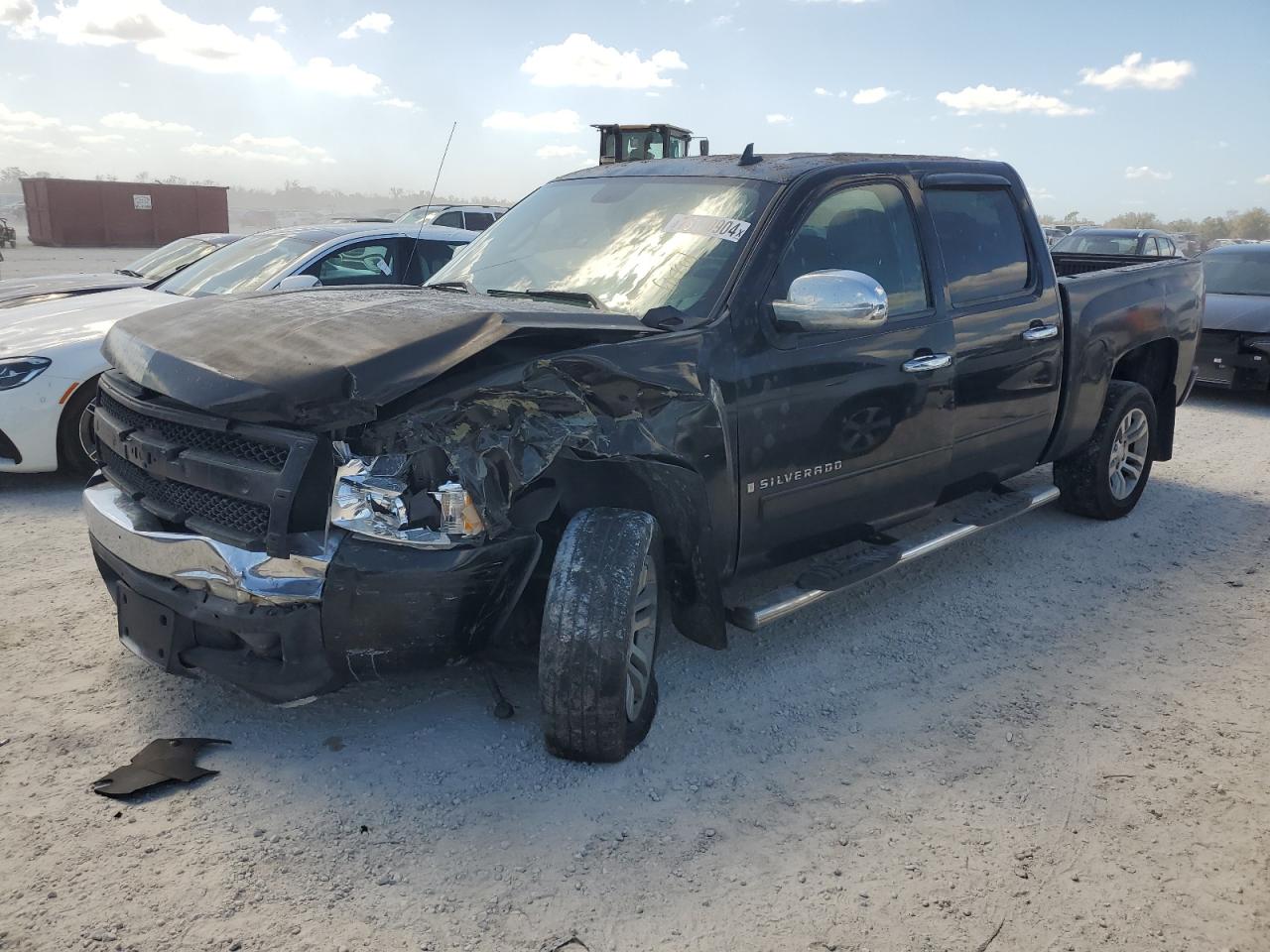 2007 Chevrolet Silverado - Image 1