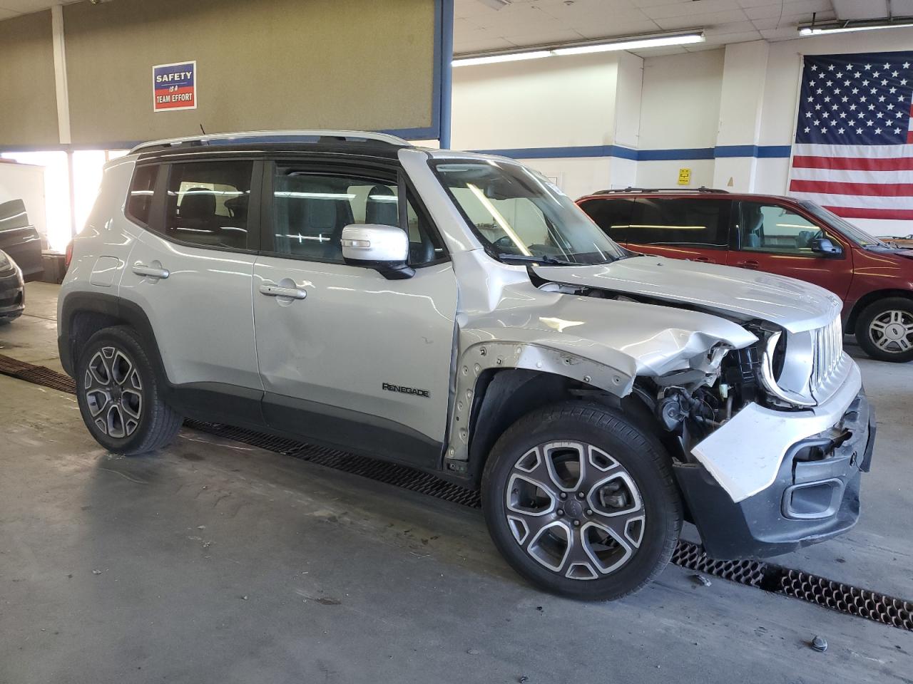 VIN ZACCJBDB0HPF40617 2017 JEEP RENEGADE no.4