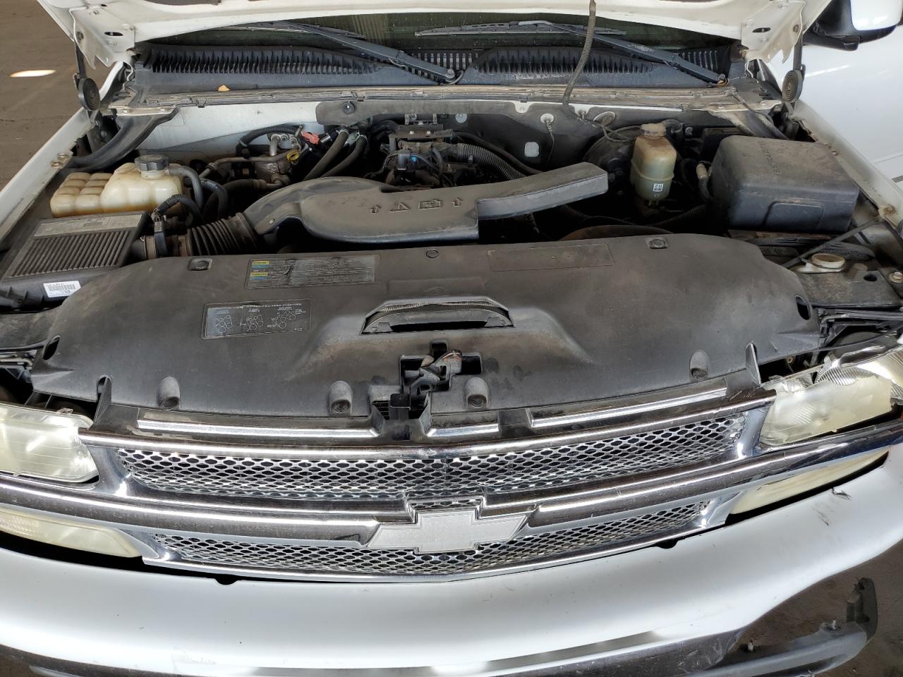 2002 Chevrolet Tahoe C1500 VIN: 1GNEC13T32R228038 Lot: 74136204