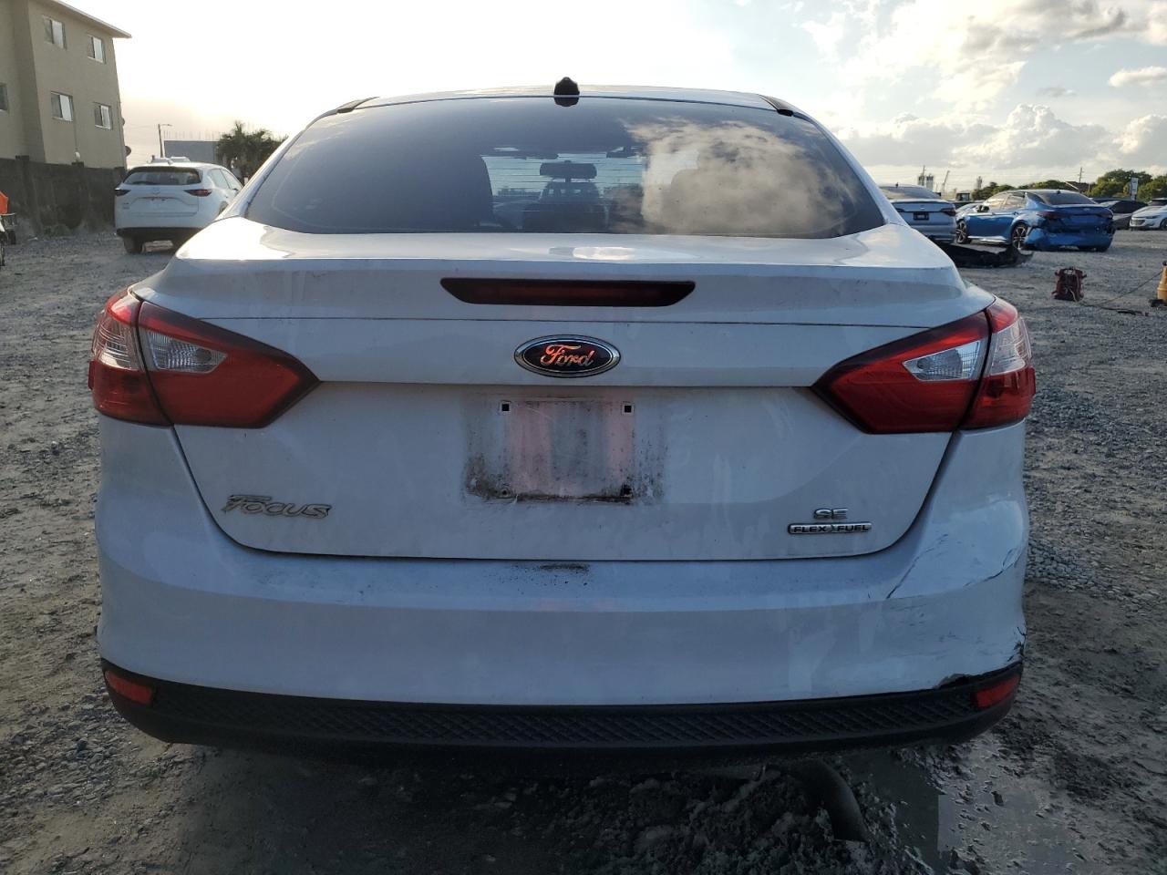 2014 Ford Focus Se VIN: 1FADP3F2XEL180266 Lot: 76083564