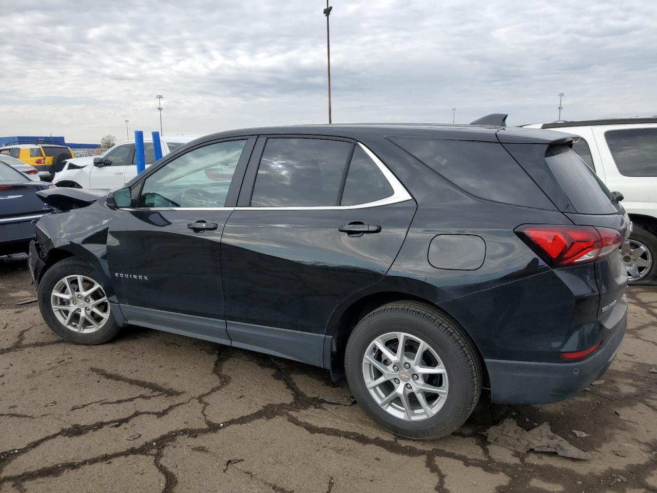 2023 Chevrolet Equinox - Image 2