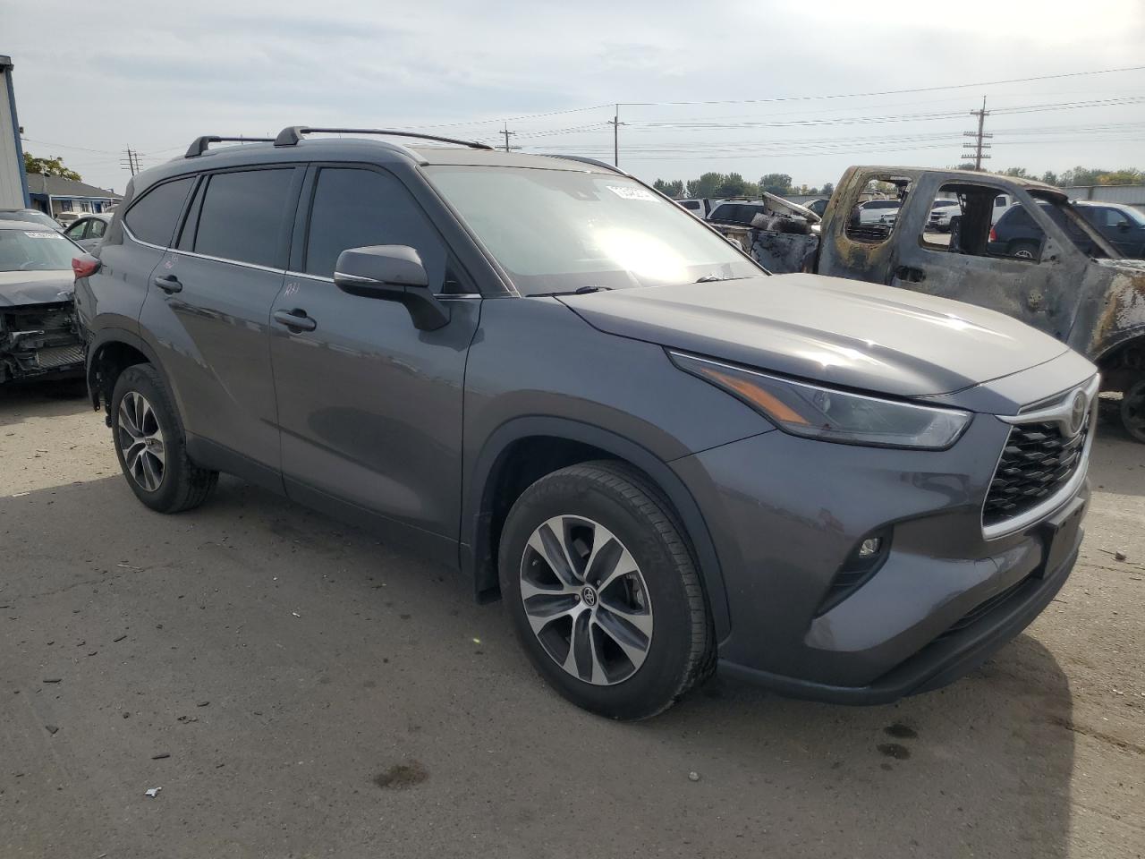 2022 Toyota Highlander - Image 4