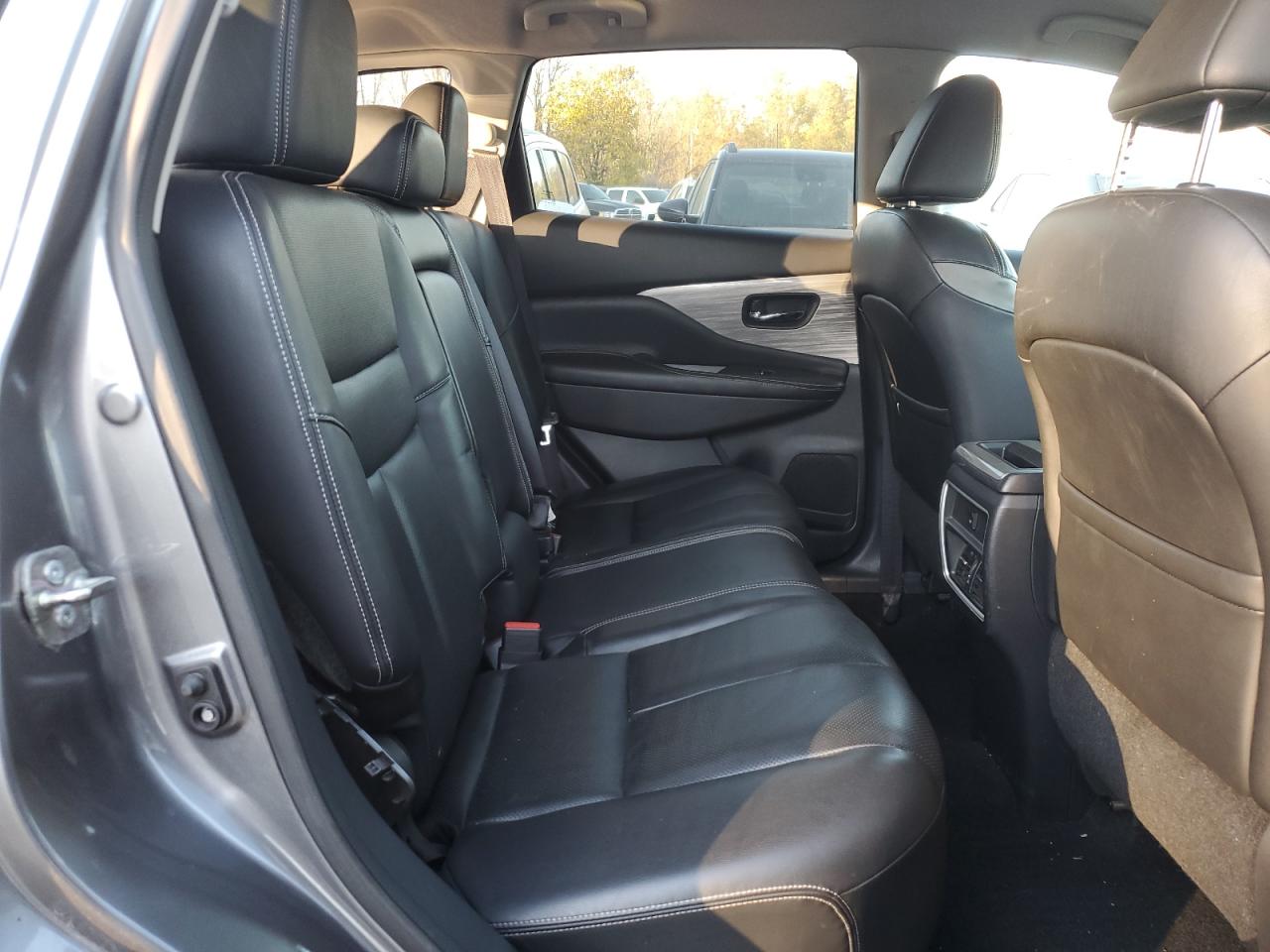 2016 Nissan Murano - Image 11