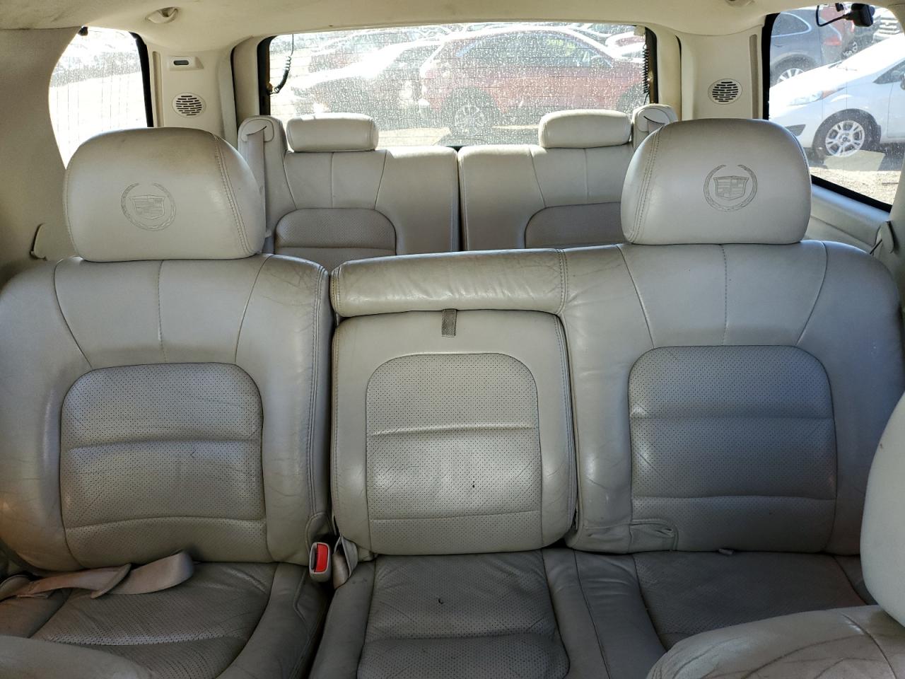 1GYEK63N22R108624 2002 Cadillac Escalade Luxury