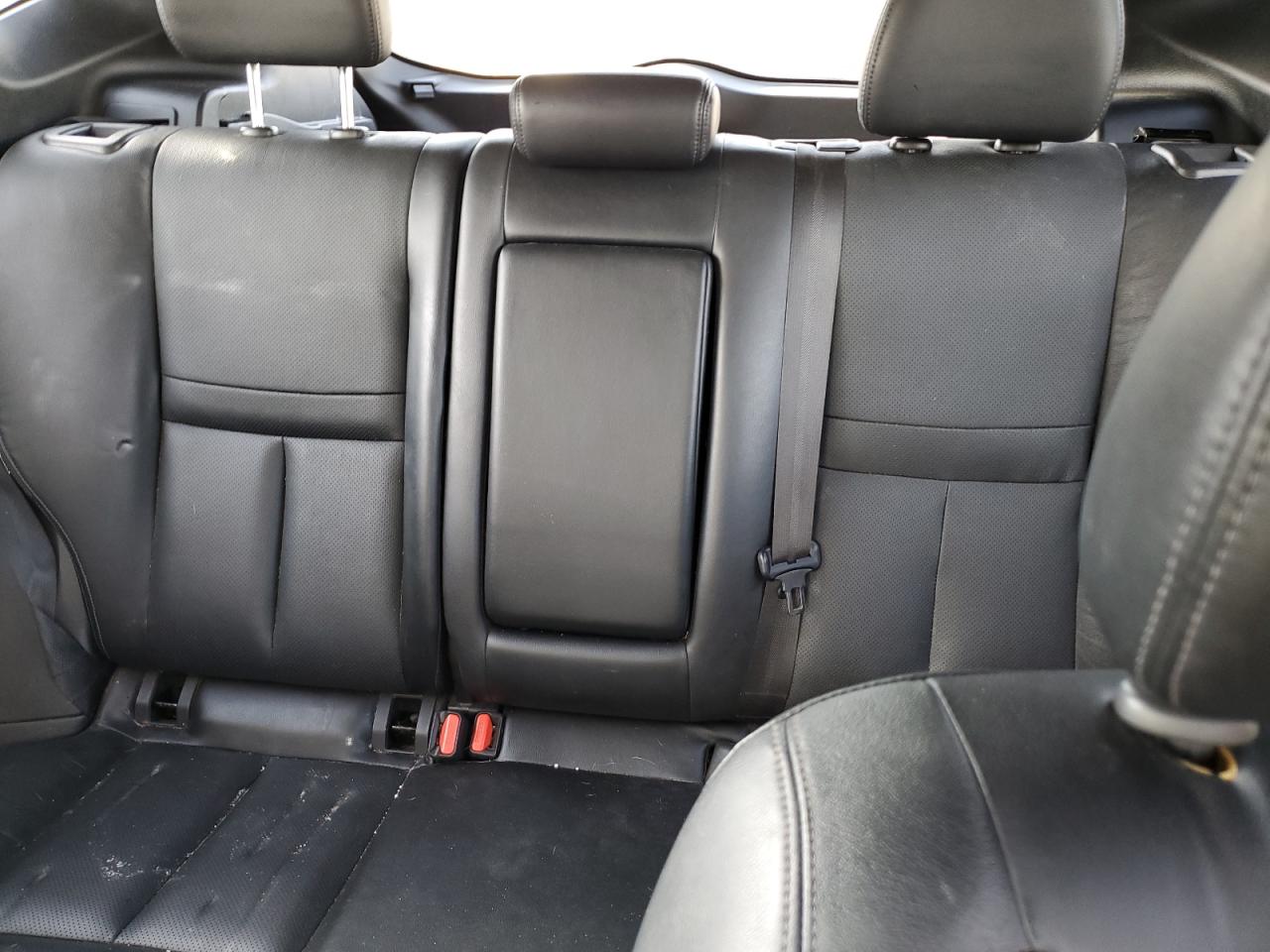 2017 Nissan Rogue - Image 10