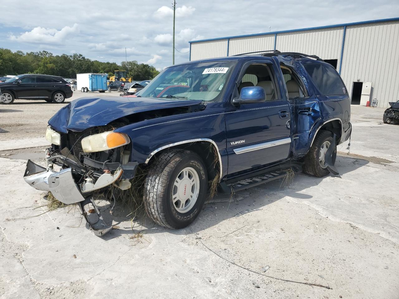 2002 GMC Yukon - Image 1