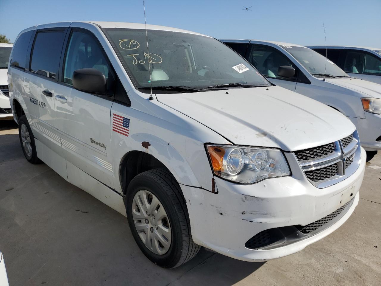 2017 Dodge Caravan - Image 4