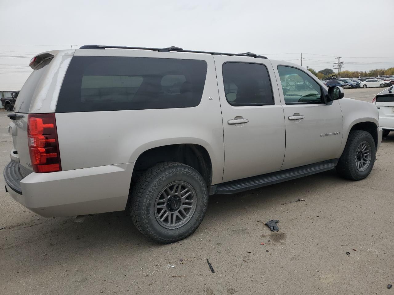 2009 Chevrolet Suburban - Image 3