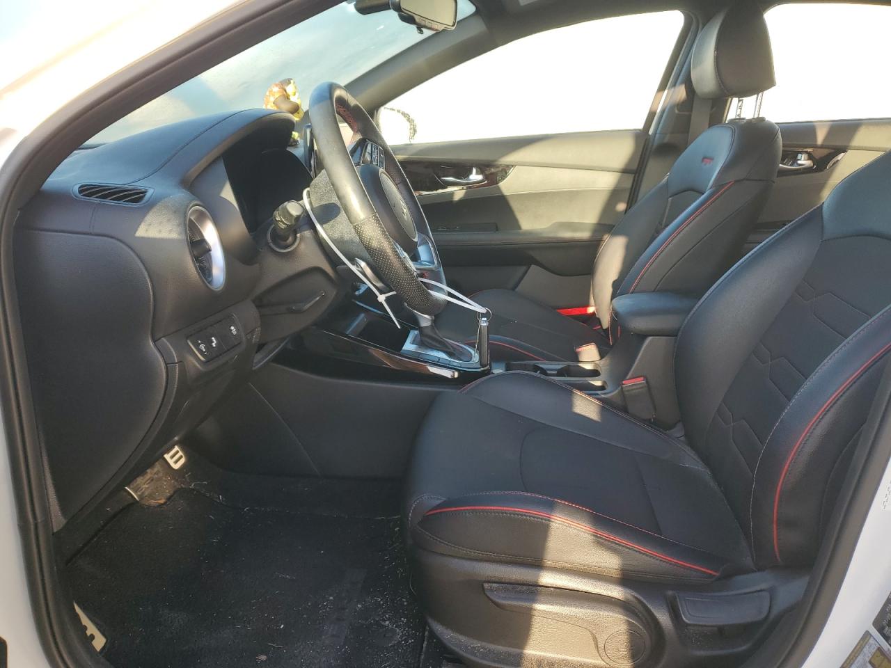 2023 Kia Forte - Image 7