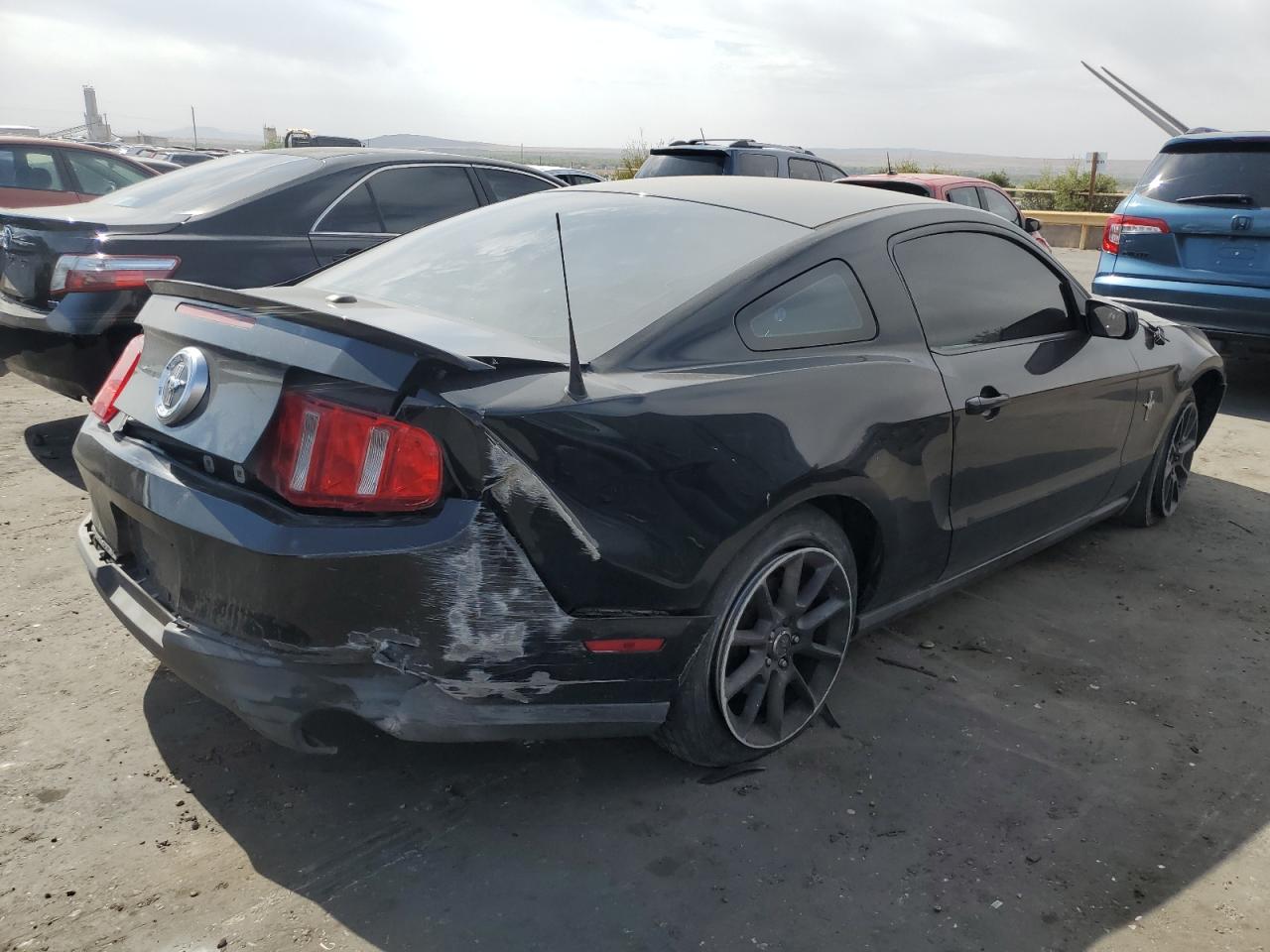2010 Ford Mustang - Image 3