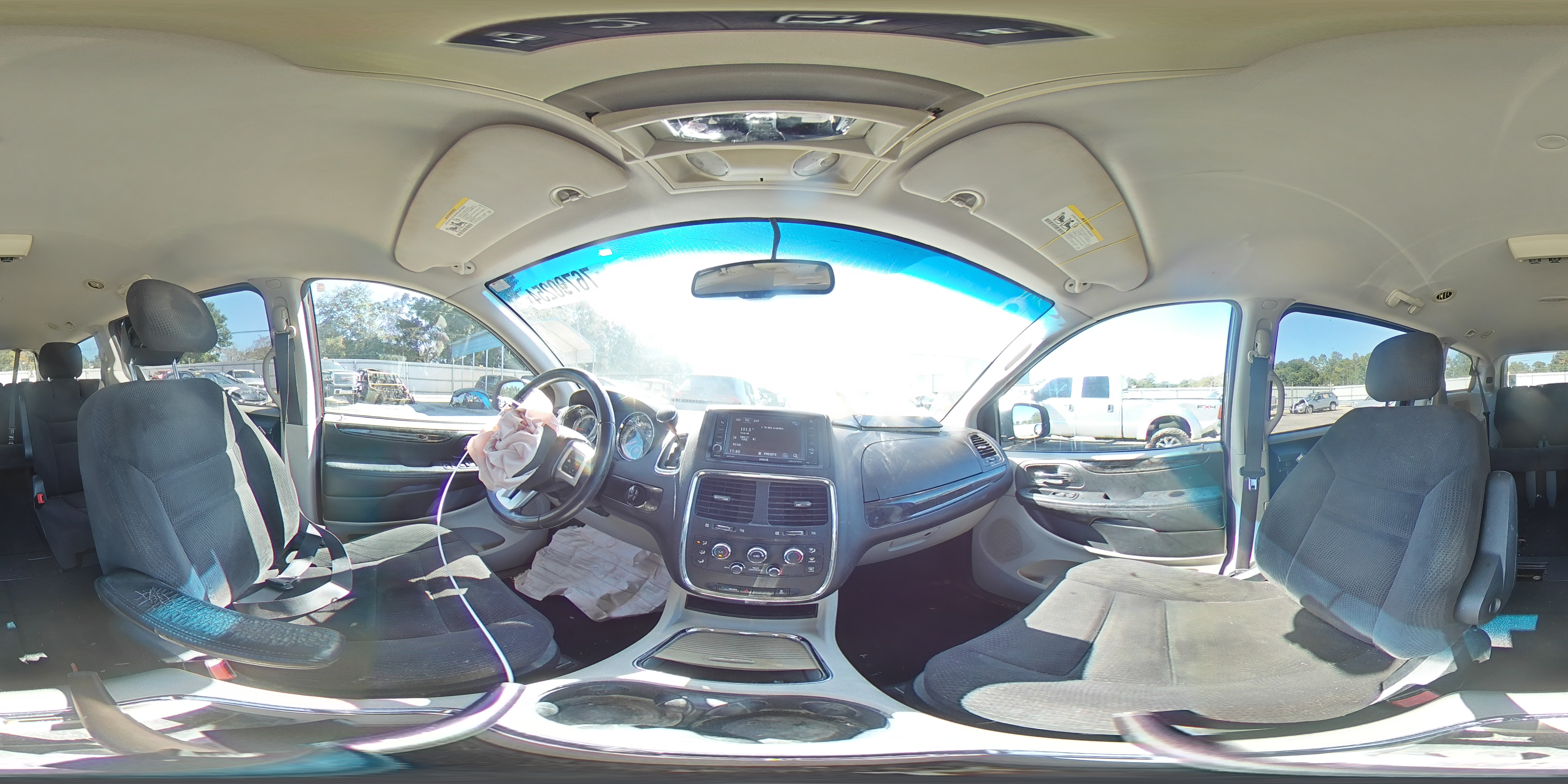 2016 Dodge Caravan - Image 14