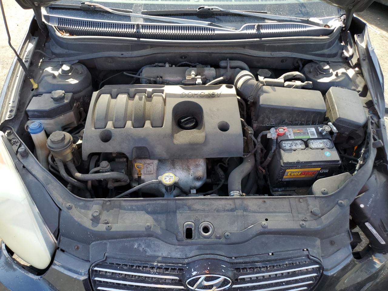 2010 Hyundai Accent - Image 13