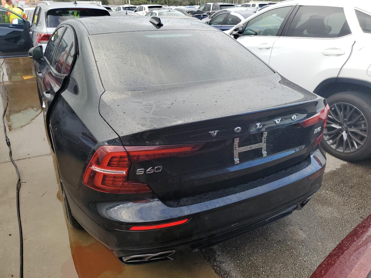 7JRL12FZ0NG160665 2022 Volvo S60 B5 Momentum