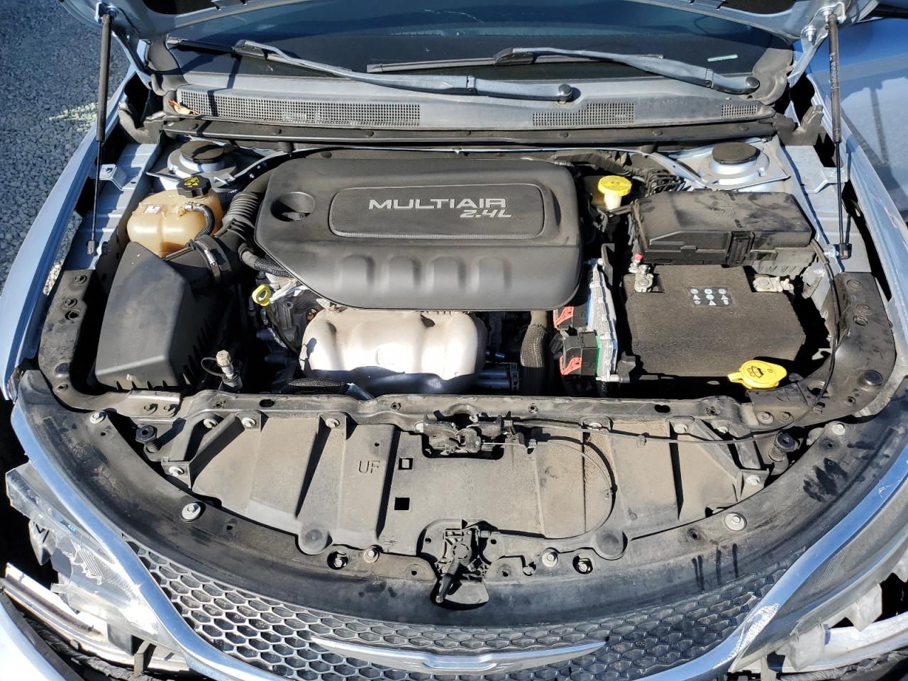 2015 Chrysler 200 - Image 11