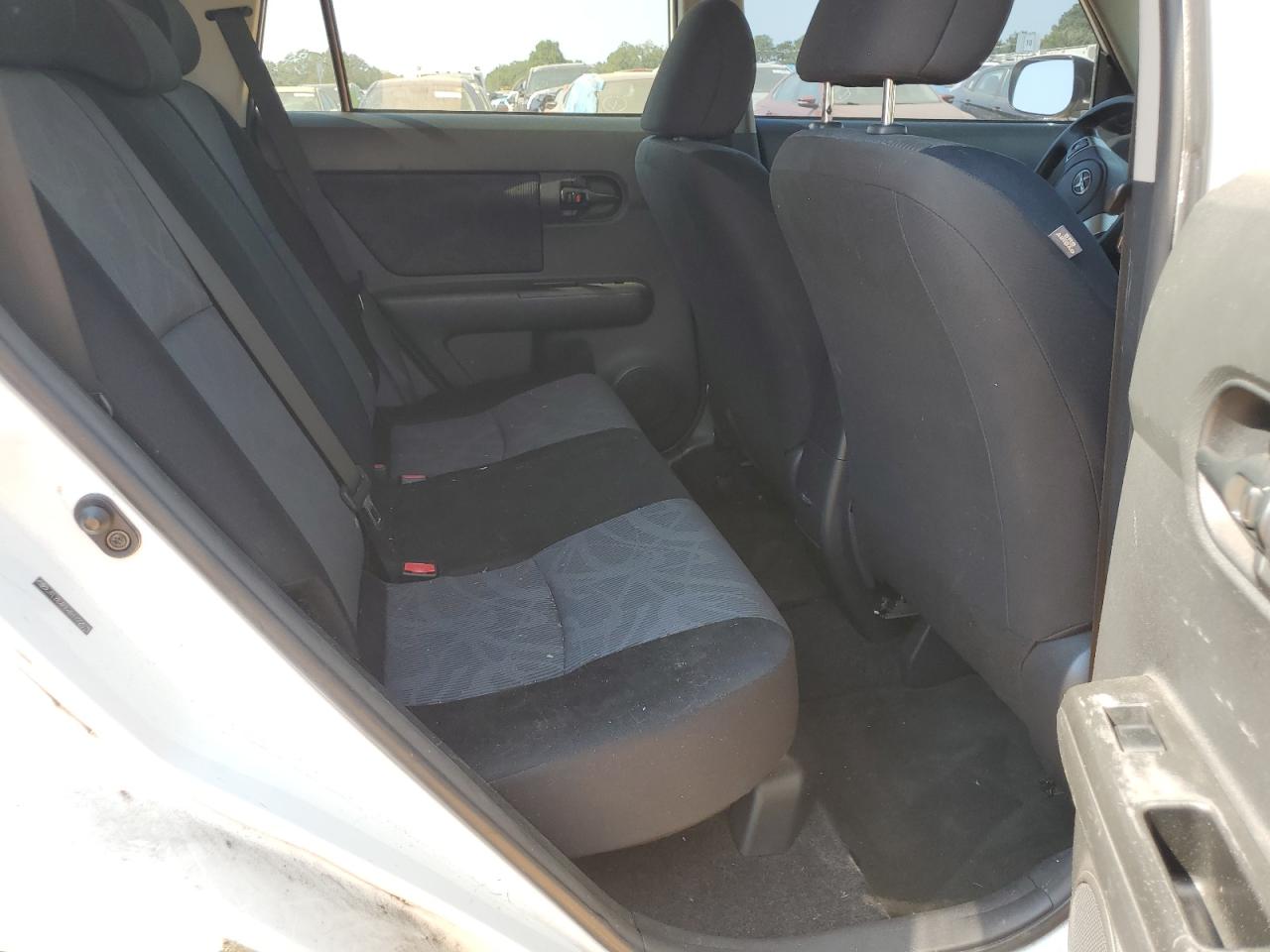 2011 Scion xB - Image 11