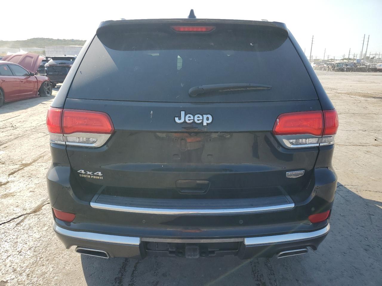 1C4RJFJG7JC207567 2018 Jeep Grand Cherokee Summit