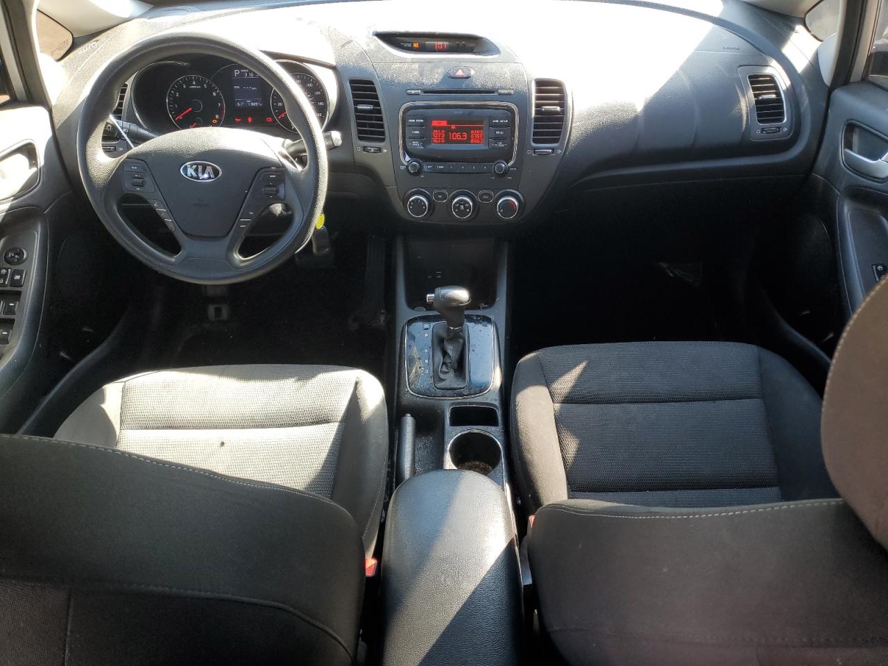 2017 Kia Forte - Image 8