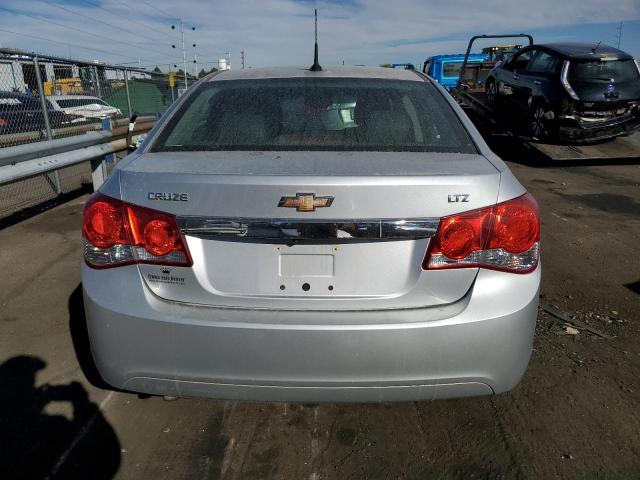 Sedans CHEVROLET CRUZE 2013 Srebrny