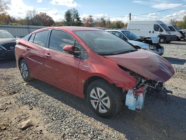 Хэтчбеки TOYOTA PRIUS 2017 Красный