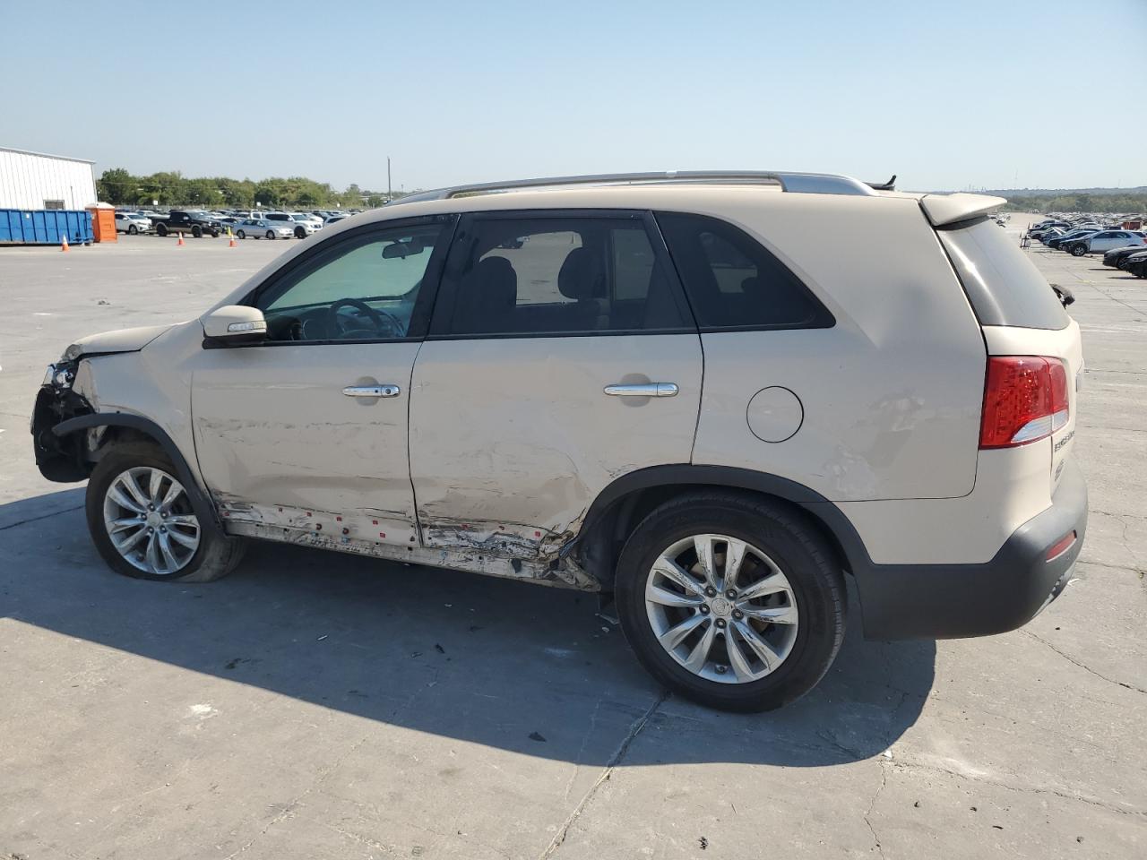 2011 Kia Sorento - Image 2