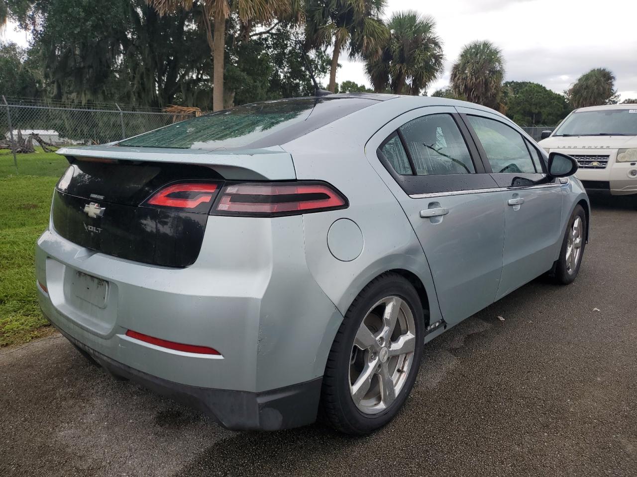 2012 Chevrolet Volt - Image 3
