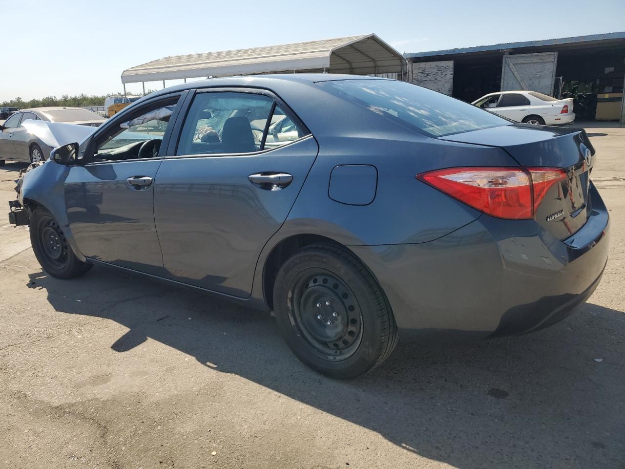 VIN 2T1BURHE4JC970930 2018 TOYOTA COROLLA no.2