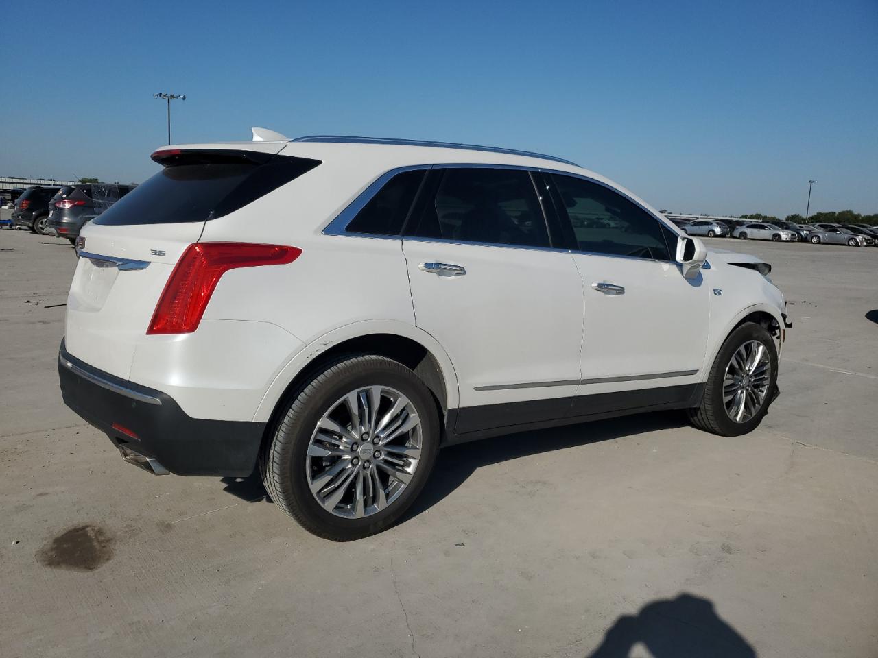 VIN 1GYKNCRS6HZ298653 2017 CADILLAC XT5 no.3