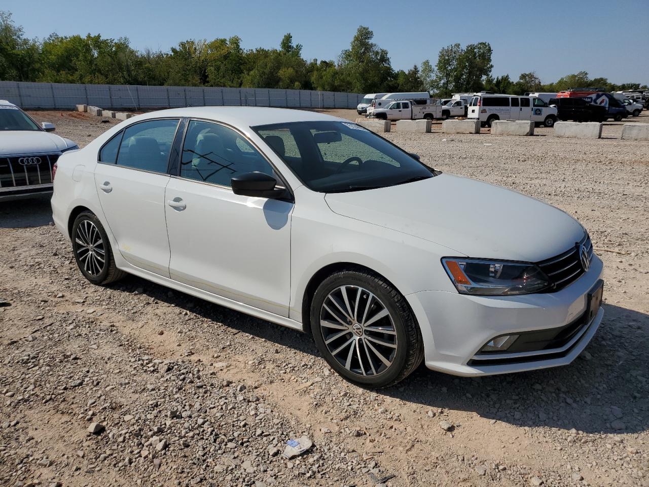 2016 Volkswagen Jetta - Image 4